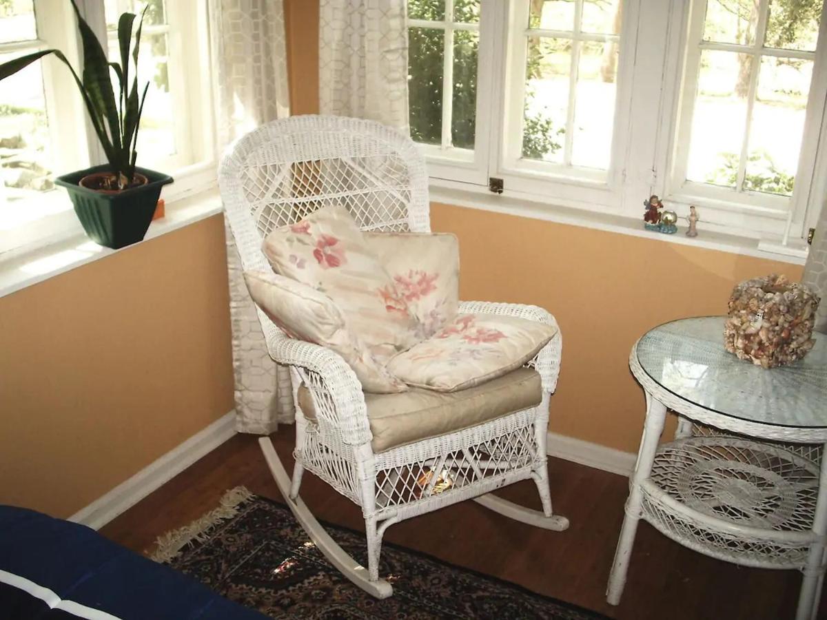 English Cottage Greensboro Exterior foto